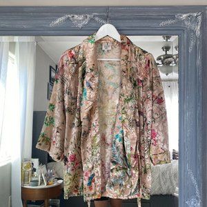 Hemant & Nandita Tropical Floral Printed Kimono Top V-Neckline Medium